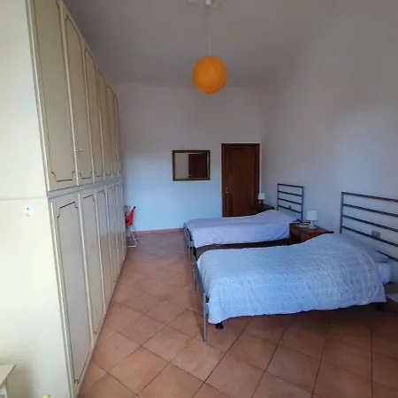 Daire In Florence's Nightlife